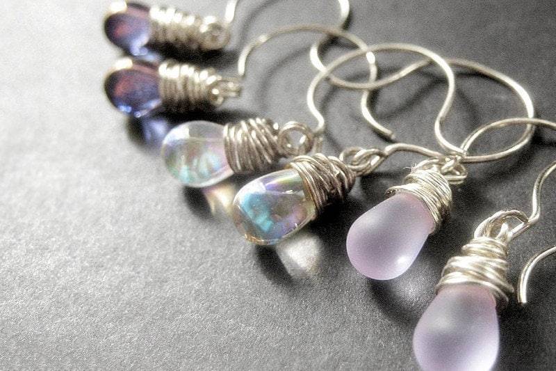 Lavender Kollektion in Silber Teardrop Ohrringe Set Von Drei, Wire Wrapped. Handmade Schmuck von Gilliauna