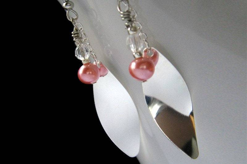 Perlen Ohrringe. Silberohrringe Mit Rosa Perle. Silberne Lange Handgefertigte von Gilliauna