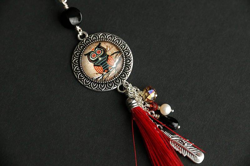 Rote Feder Orange Quaste Halskette. Eule Quasten-Halskette. Silber Feder-Halskette von Gilliauna