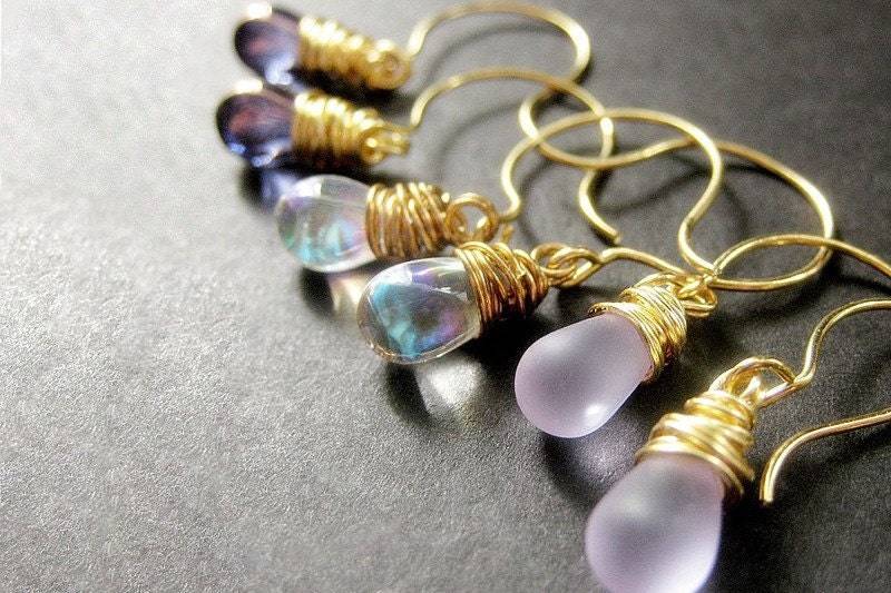Teardrop Ohrringe Set Von Drei, Draht Gewickelt Ohrringe, Gold. Lavendel-Kollektion. Handgefertigte Ohrringe von Gilliauna