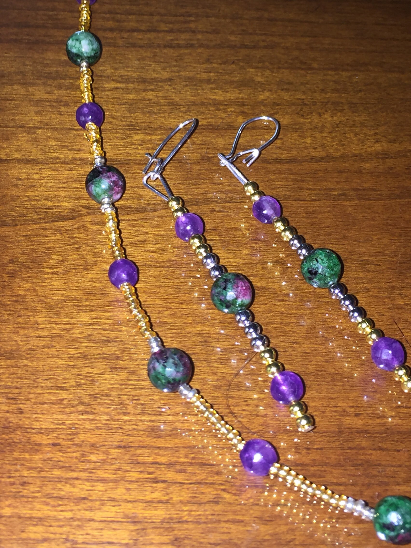 Amethyst Halskette Mit Rubin Smaragd Hybrid Amethyst Halskette Mit Rubin Smaragd Hybrid von GiltLilyHandicraft