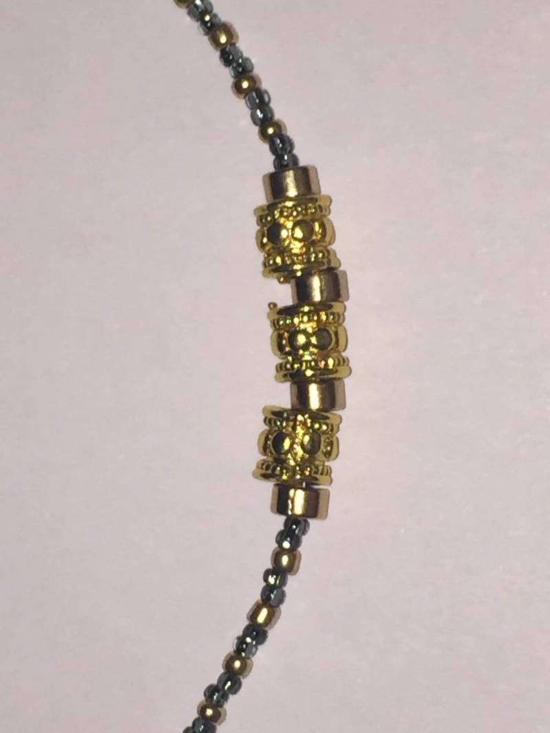 Grau Und Gold Glas Perlenkette Mit 18 Karat Perlen Grau Und Gold Glas Perlenkette Mit 18 Karat Perlen von GiltLilyHandicraft