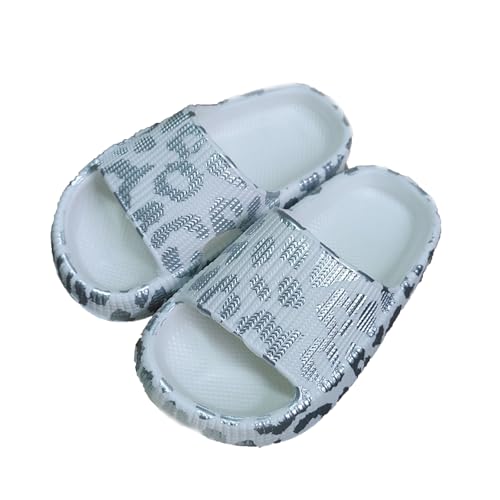 Giltpeak Badelatschen Kinder Mädchen, Pummy Original Wolken Schlappen Jungen, Flache Hausschuhe Super Weich Rutschfest Badeschuhe Sommer Strand Für Adults Kinder(Silberner Leopard,32/33) von Giltpeak