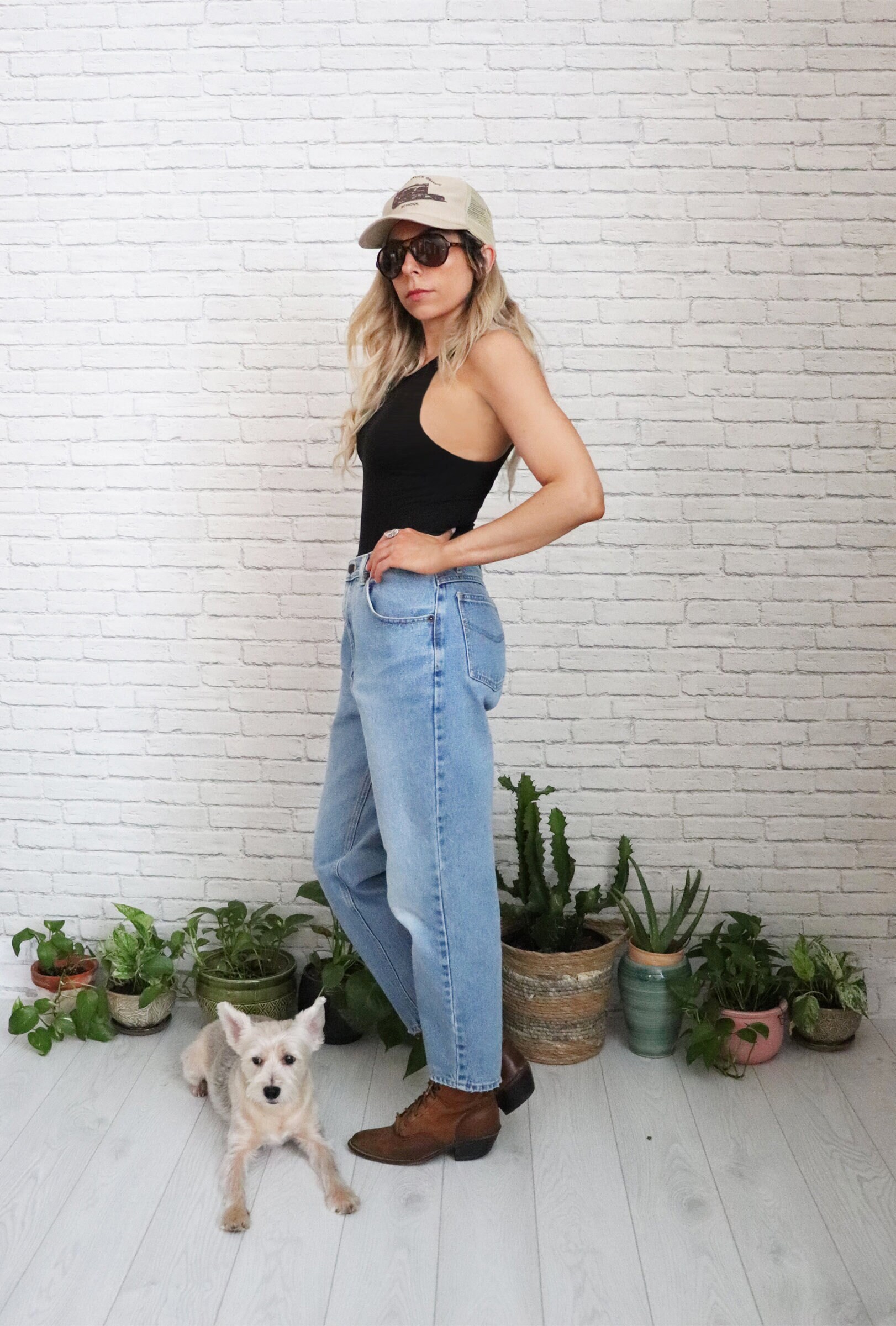 1980's Jordache Jeans || Größe 29 30 Taille Ultra High Waist Tapered Leg Entspannte Slouch Fit Denim Light Wash Faded Distressed Vintage von GimmeShelterVintage