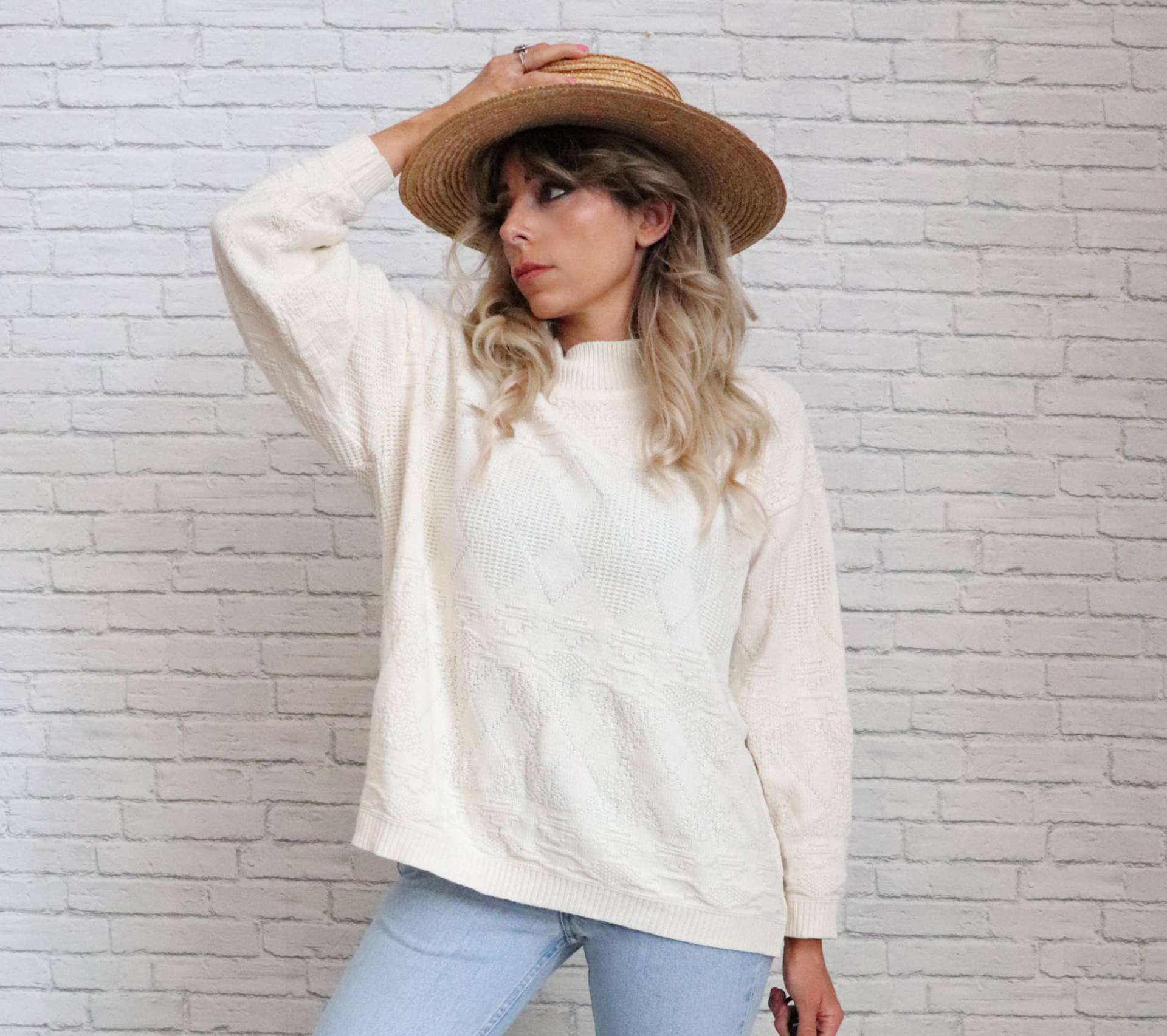 80Er Jahre Strukturierter Slouchy Pullover || Große Übergroße Passform Creme Weiß Minimalist Argyle Print Mock Neck Lässiger Alltags Strick von GimmeShelterVintage
