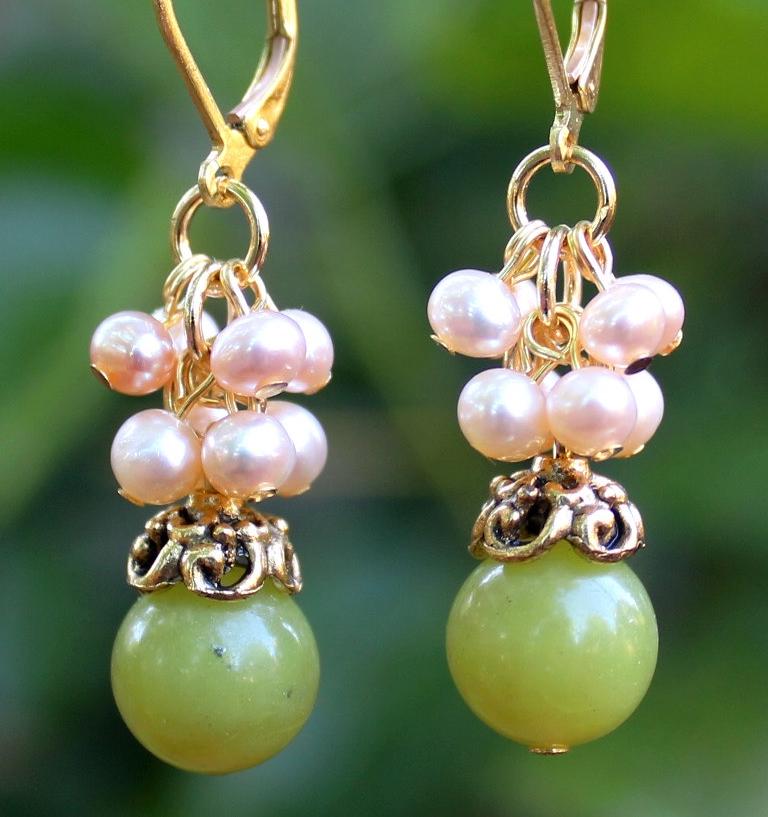 Grün Jade Cluster Ohrringe Süßwasserperlen Gold Baumeln Drop Lime Brautmutter Valentine Urlaub Geschenk Handmade von GinaJiangDesign