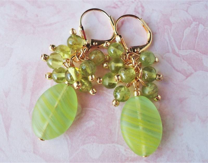 Grün Peridot Edelstein Cluster Ohrringe Handwerker Glas Gold Silber Baumeln Drop Braut Statement Geschenk Handgemacht von GinaJiangDesign