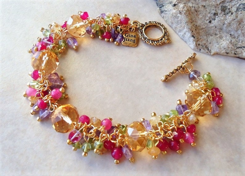 Multi Edelsteine Cluster Armband Citrin Kristall Amethyst Peridot Quarz Jade Gold Hochzeit Perlenarbeit Braut Statement Bunt Geschenk Handmade von GinaJiangDesign