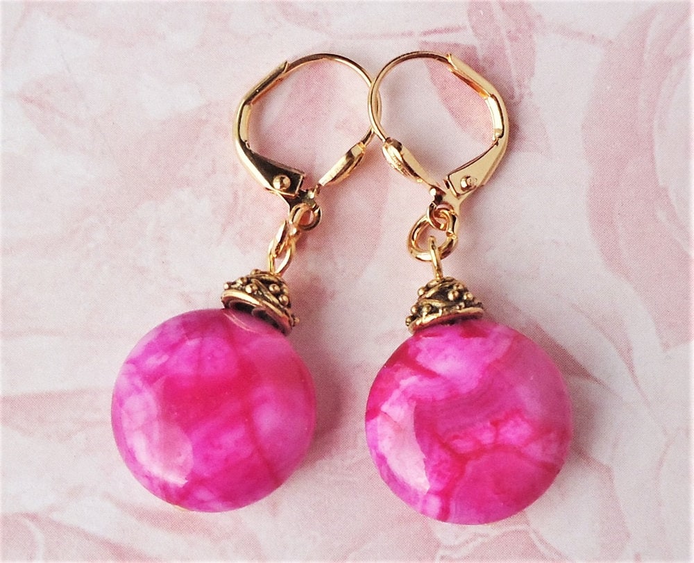 Rosa Achat Stein Ohrringe Gold Silber Hot Pink Runde Tropfen Statement Kronleuchter Braut Naturstein Geschenk Handgemacht Rosa Achat Stein Ohrringe Gold Silber Hot Pink Runde Tropfen Statement Kronleuchter Braut Naturstein Geschenk Handgemacht von GinaJiangDesign