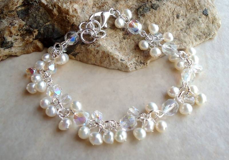 Braut Weiße Perlen Cluster Armband Kristalle Strass Hochzeit Perlenarbeit Erklärung Mutter Geburtstag Formelle Geschenk Abschlussball Kleines von GinaJiangDesign