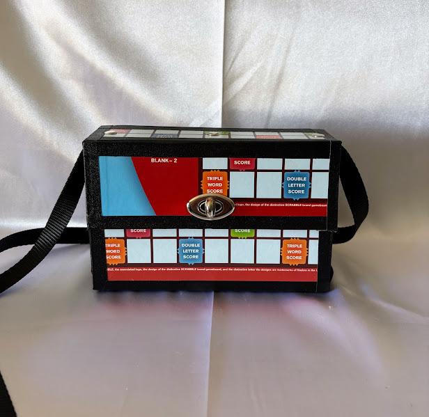 Recycled Scrabble Spielbrett Handtasche ~Cross-Body~ Recycled Scrabble Spielbrett Handtasche ~Cross-Body~ von GinaMarieHandbags