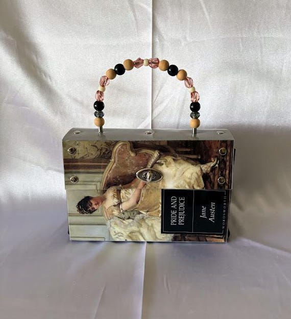 stolz Und Vorurteil, Recyceltes Wiederverwendetes Buch, Jacke, Geldbörse ~Perlen~ stolz Und Vorurteil, Recyceltes Wiederverwendetes Buch, Jacke, Geldbörse ~Perlen~ von GinaMarieHandbags