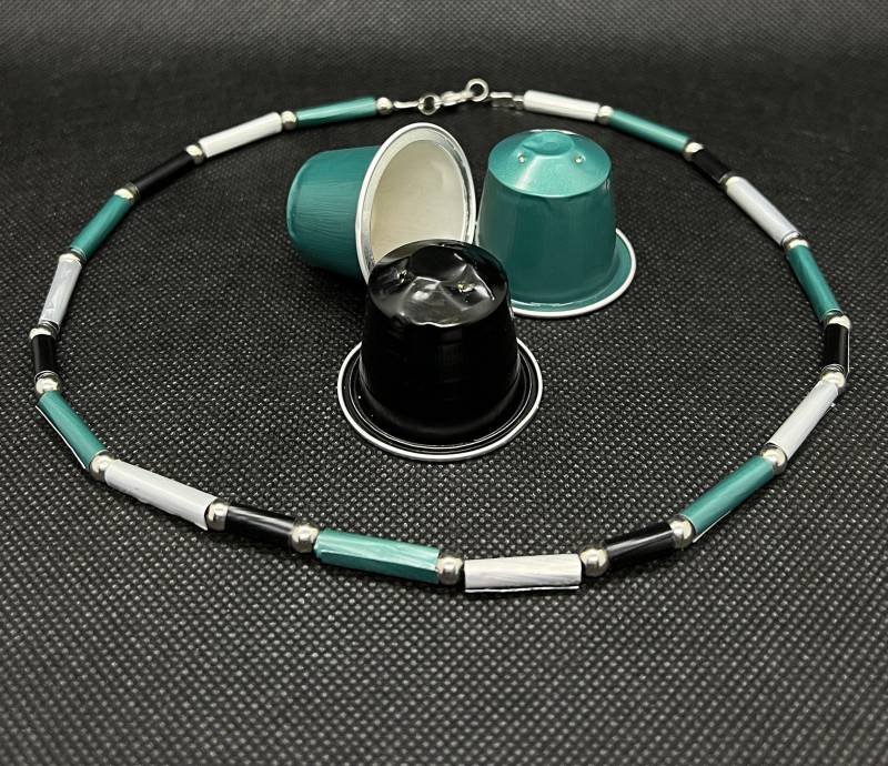 Halskette Mehrfarbig Aus Recycelten Kaffeekapseln | Verschiedene Kombinationen Möglich - Handgefertigt Halskette Mehrfarbig Aus Recycelten Kaffeekapseln | Verschiedene Kombinationen Möglich - Handgefertigt von GinaWBerlin