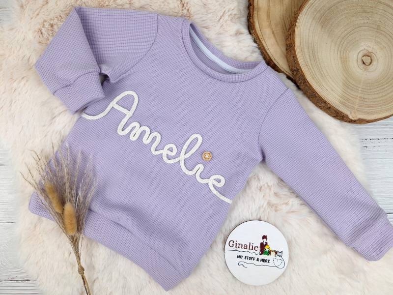 Pulli Mit Namen Für Babys & Kinder Aus Waffeljersey Pullover Kordelapplikation Geschenkidee Zur Geburt Niedliche Kindermode von GinalieShop