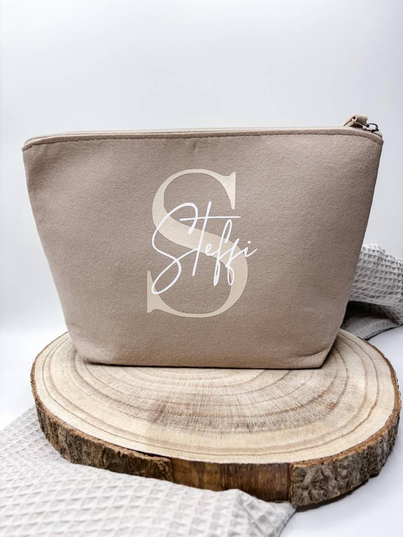 Personalisierte Kosmetiktasche Filz Mit Name | Geschenk Frau Mama Muttertag Schminktasche Weihnachten| Beste Freundin Kulturtasche von GinasWunderwerke