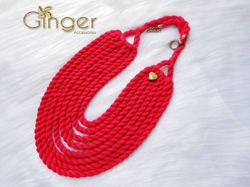 Schöne Handgemachte Stoff Halskette Kabeljau. Taylor. Mit Brosche. Weicher Und Bequemer Baumwollstoff von GingerAccessoriesUS