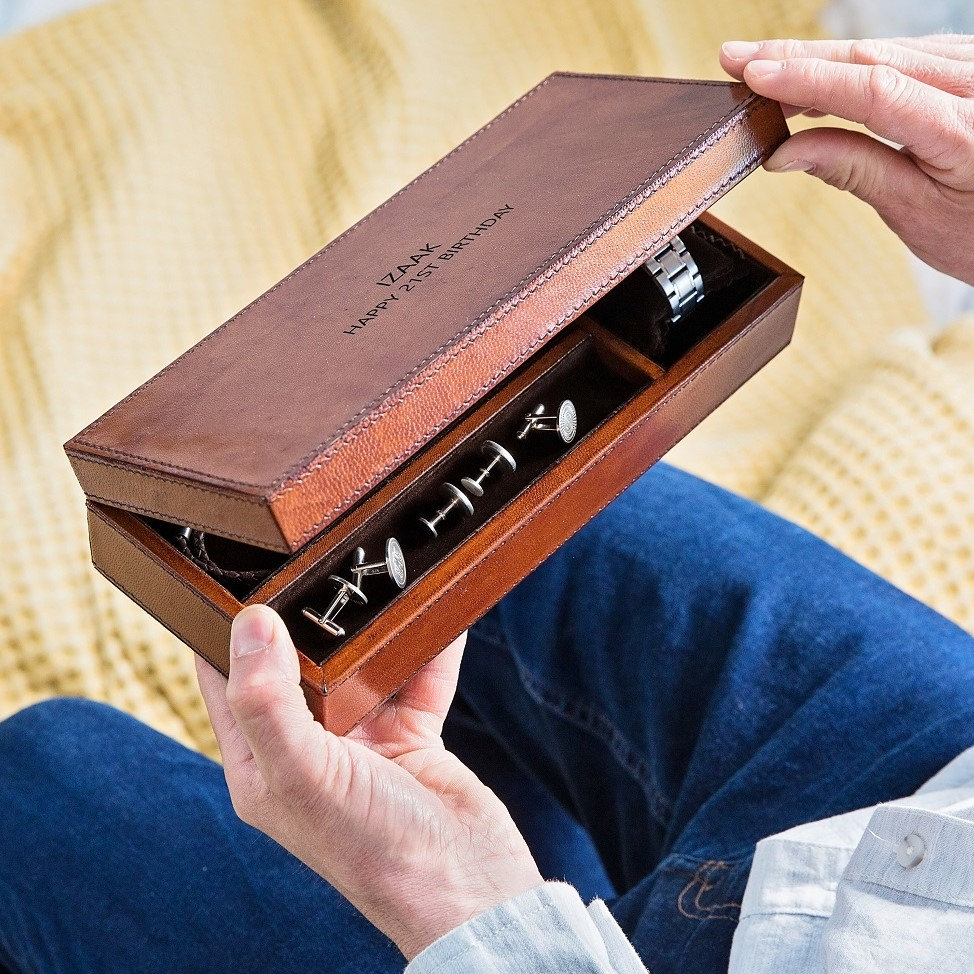Personalisierte Lederuhr Und Manschettenknopfbox - Schmuckschatulle Für Herren Uhrenaufbewahrung Leder-Jubiläumsgeschenk Vatertagsgeschenk Personalisierte Lederuhr Und Manschettenknopfbox - Schmuckschatulle Für Herren Uhrenaufbewahrung Leder-Jubiläumsgeschenk Vatertagsgeschenk von GingerRoseGifts