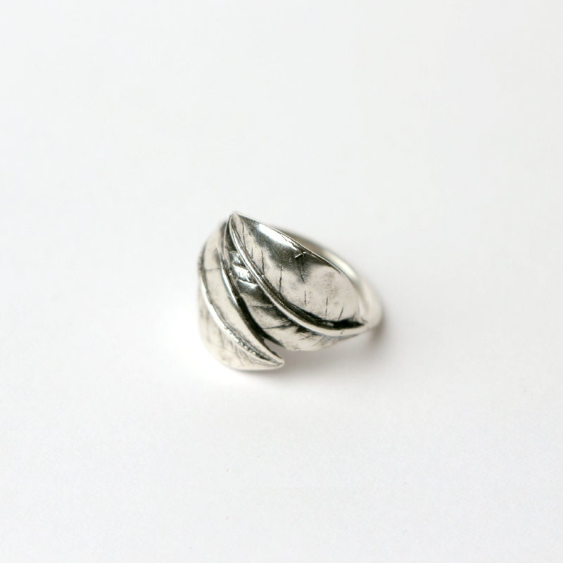 Detailreich Gearbeiteter Silberner Blätter Ring Detailreich Gearbeiteter Silberner Blätter Ring von GingerSilver925