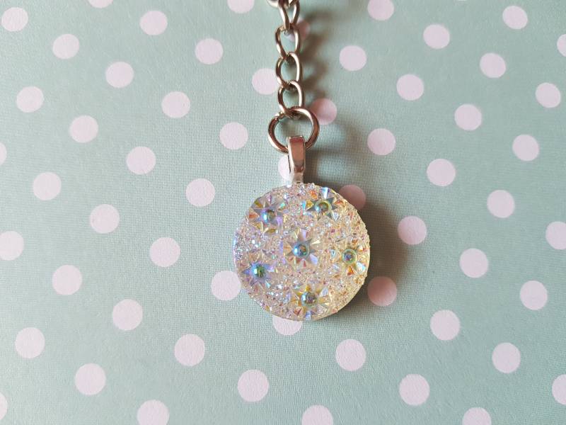 Sparkle Schlüsselanhänger, Taschenanhänger, Druzy Regenbogen Scheibe, Geschenke Für Mädchen, Sparkle, Sparkly, Regenbogen, Silber Sparkle Schlüsselanhänger, Taschenanhänger, Druzy Regenbogen Scheibe, Geschenke Für Mädchen, Sparkle, Sparkly, Regenbogen, Silber von Gingercatbeads