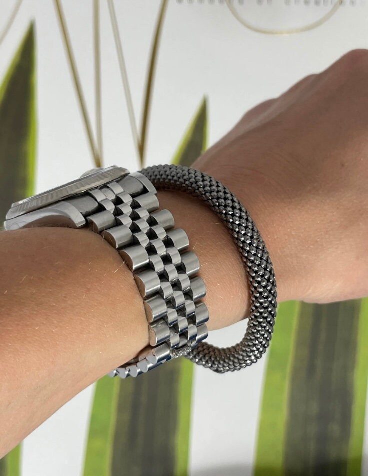 Schwarz Breites Dehnbares Silber-Armband "Raspberry", Handgefertigt Aus 925 Silber, Oberfläche Schwarz Rhodiniert, Längen Von 18 Bis 21 cm von GinkgoSchmuckundmehr