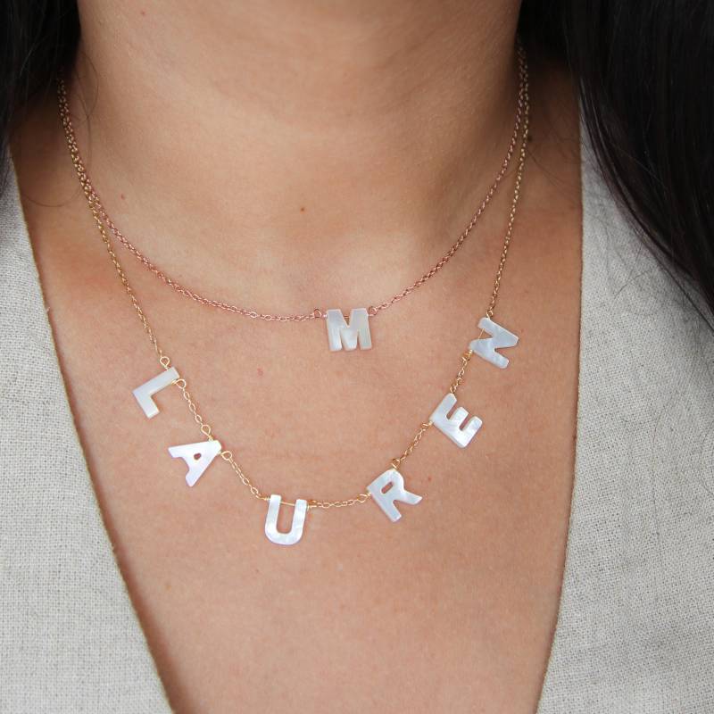 Perlmutt-Anfangs-Halskette Benutzerdefinierte Alphabet-Namenshalskette von GinzaFashionsLLC