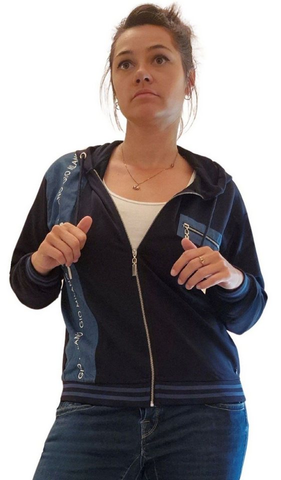 Gio Milano Kurzjacke G30-9100, mit Jeans Patch Kapuze mit Tunnelzug, Zierreißverschluss linke Brust, Rippbündchen von Gio Milano