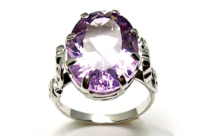 Damen Ring in 18 Kt Gold. 750. Solitär Mit Amethyst von GioielliAurum