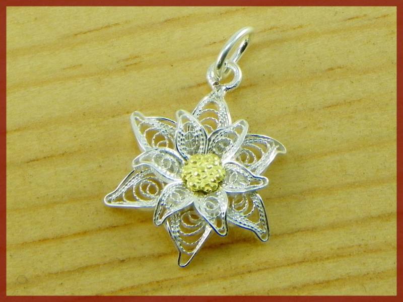 Edelweiss Anhänger, Silber Filigran - Mittlere Größe Made in Italy Edelweiss Anhänger, Silber Filigran - Mittlere Größe Made in Italy von GioielliOliveri