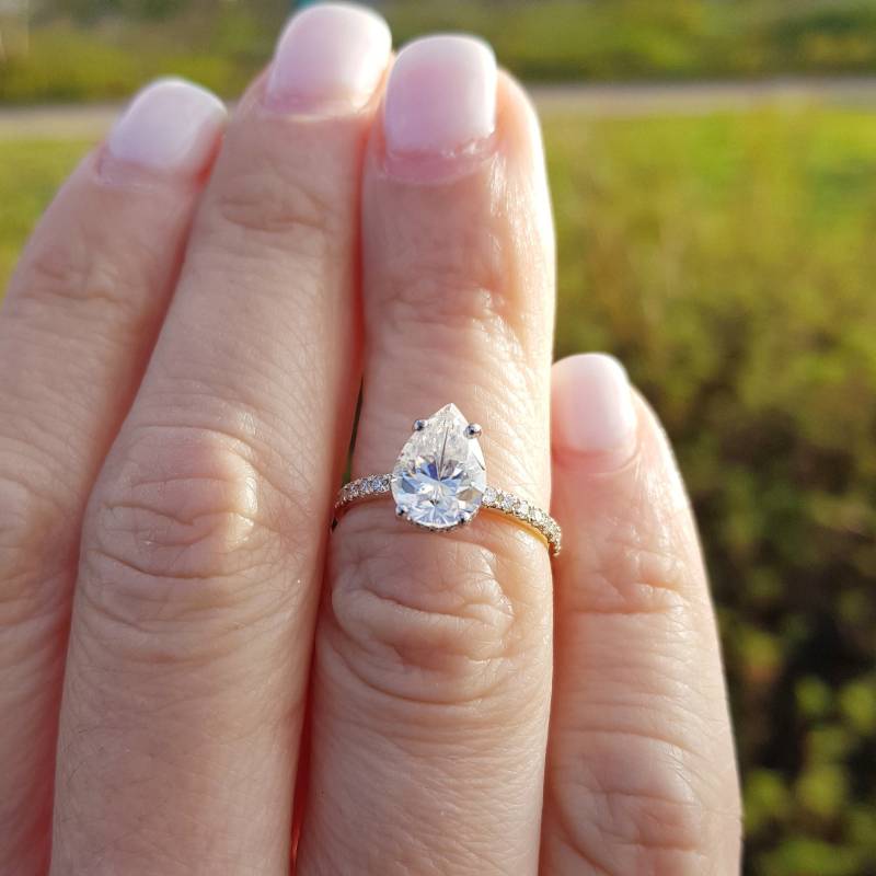 2 Karat Birne/Moissanit Verlobungsring Roségold 4 Krappenfassung Diamant Micro Pave 10 X 7 Mm Im Tropfenschliff von GioielliRings