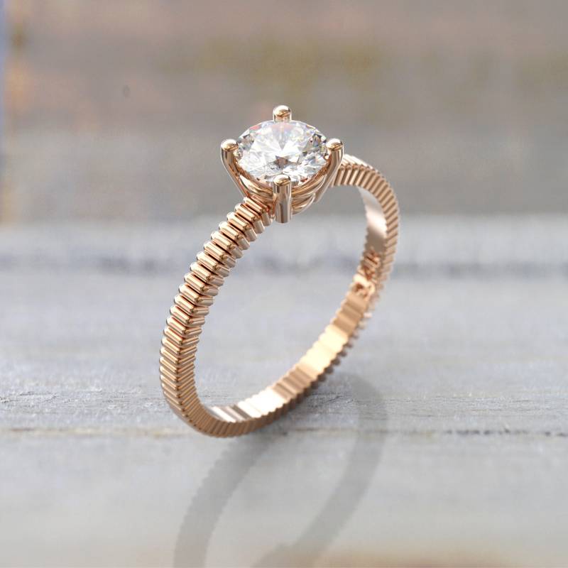 Art Deco Verlobungsring Alternative Moissanite Ring Frauen Stapelbar Jahrestag Roségold Einzigartig Versprechen Lünette Brautgeschenk von GioielliRings