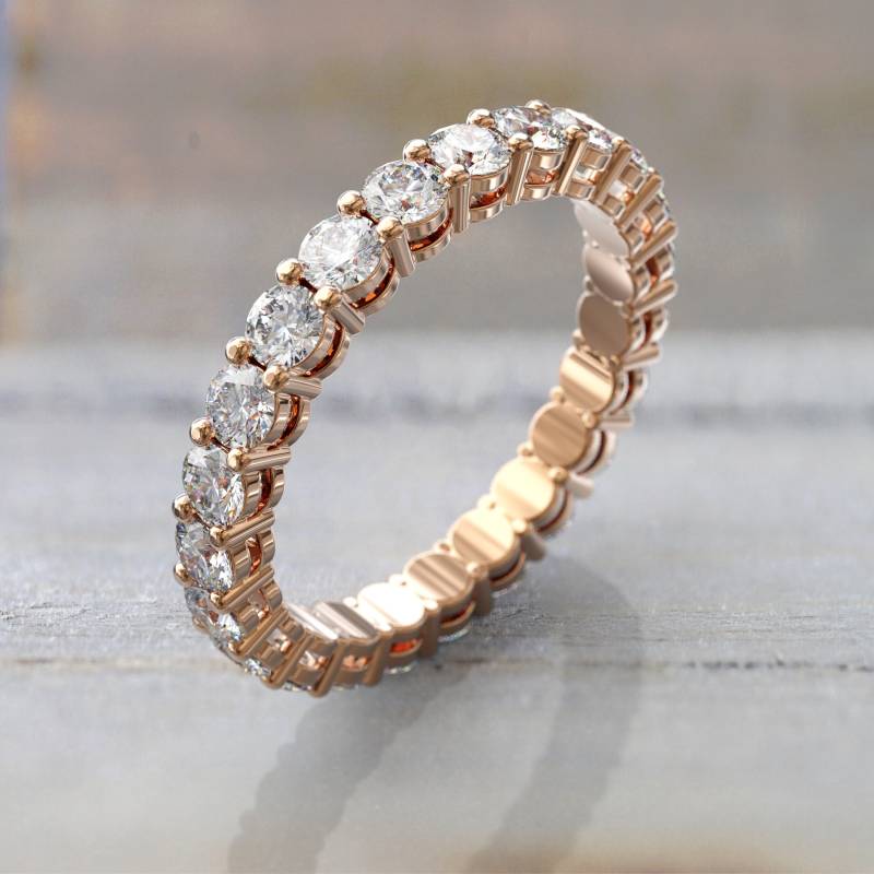 Eleganter Rosegold Moissanit Eternity Ehering - Art Deco Brautschmuck Stapelbarer Dünnring Hochzeitsgeschenk Einzigartiges Design von GioielliRings