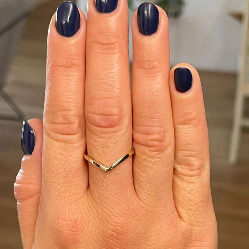 Geschwungener Ehering Stapelring Passender Chevron Ring von GioielliRings