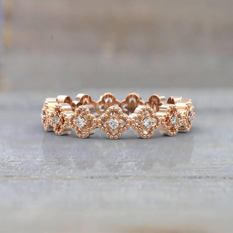 Rose Gold Diamant Eternity Band Mit Blüten-Muster Für Frauen | Blütenblätter Ring Kostenloser Versand Geschenkbox Inklusive Anpassbare Gold-Optionen von GioielliRings