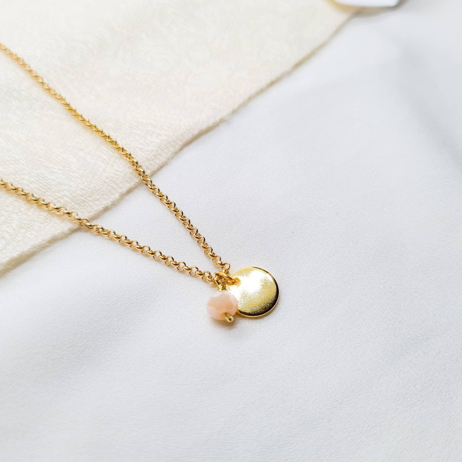Kette Gold Mit Scheibe Und Perle Facettierte Glasperle 24K Vergoldet Anhänger Verschiedene Farben Plättchen Kette Gold Mit Scheibe Und Perle Facettierte Glasperle 24K Vergoldet Anhänger Verschiedene Farben Plättchen von GioielloDesign