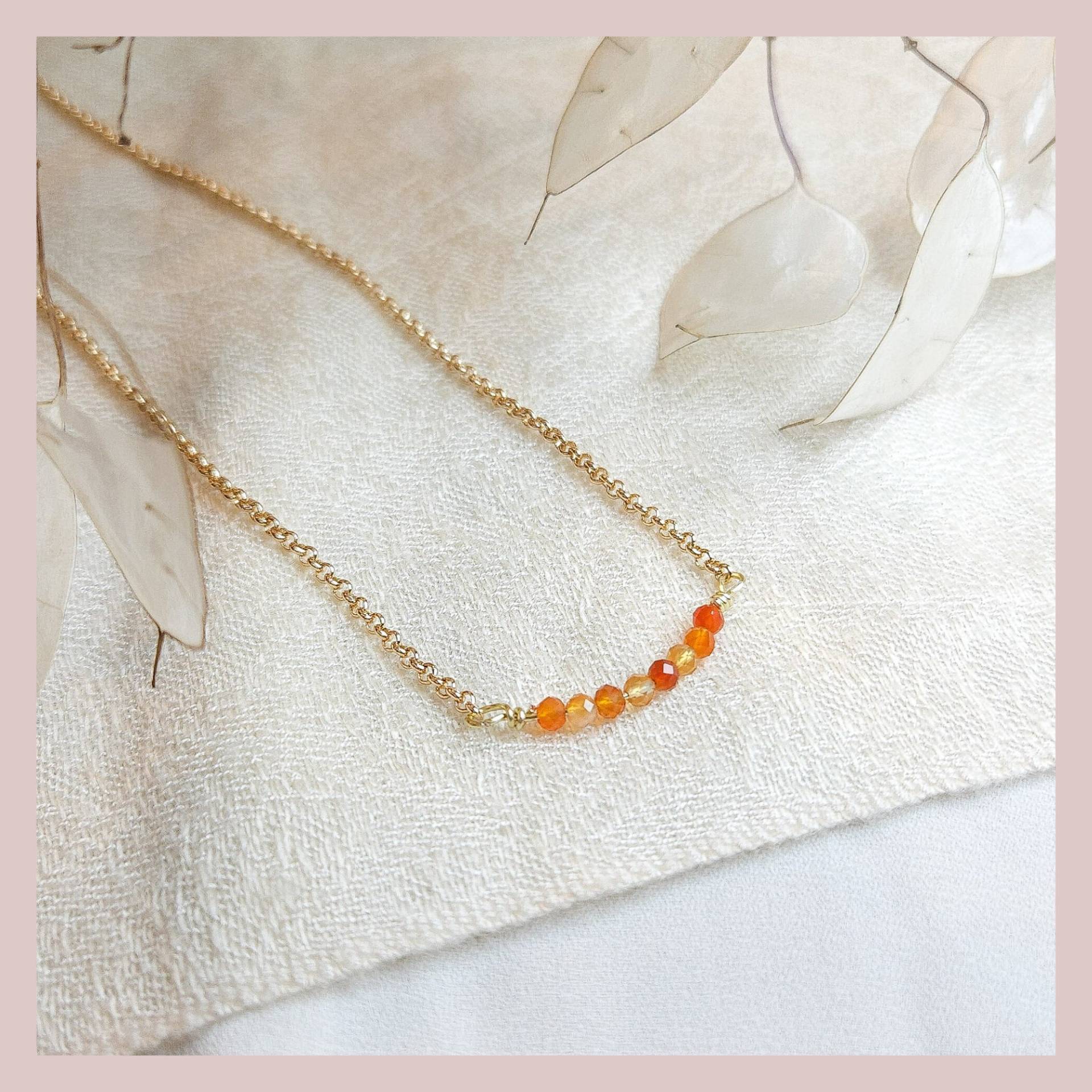 Kette Mit Natürlichen Karneol Edelsteinen in Gold, Silber Oder Roségold Geburtsstein September Rot Orange Zart Und Filigran Kette Mit Natürlichen Karneol Edelsteinen in Gold, Silber Oder Roségold Geburtsstein September Rot Orange Zart Und Filigran von GioielloDesign