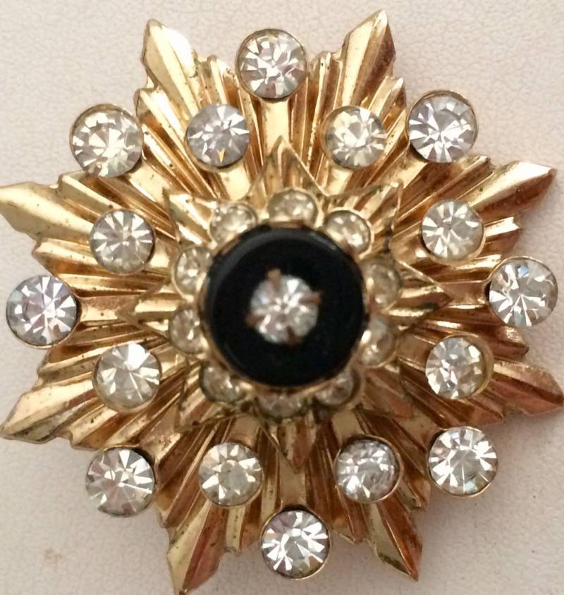 Vintage Gold Sternbrosche Mit Strasssteinen Hervorgehoben. Sehr Feine Qualität von GiosGems