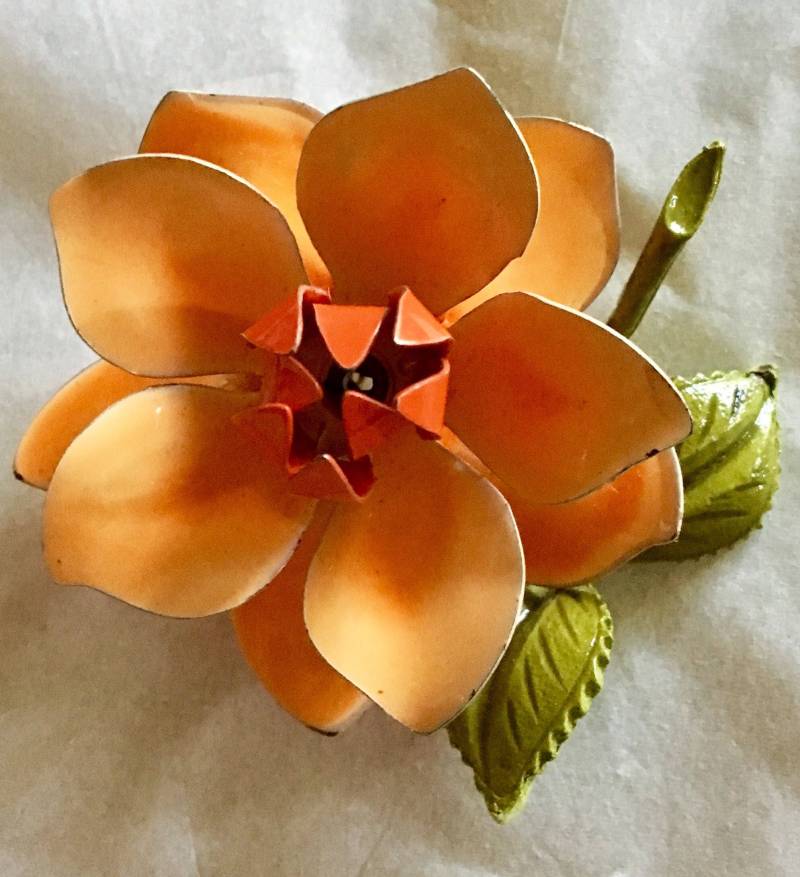 Vintage Rose Brosche Emaille Hell Orange Mit Grünen Blättern & Stiel von GiosGems