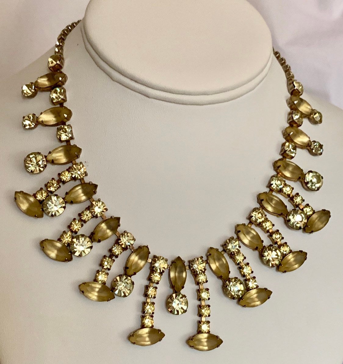 Vintage Weiss Strass Halskette Hochzeit Special Event Klar & Gelb Wunderker von GiosGems