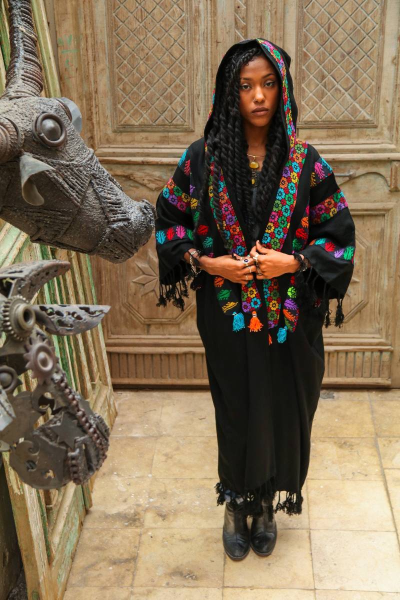 Plus Größe Winter Kimono Jacke, Schwarze Kimono, Boho Bestickte Wolle Hand Loomed von Gipci