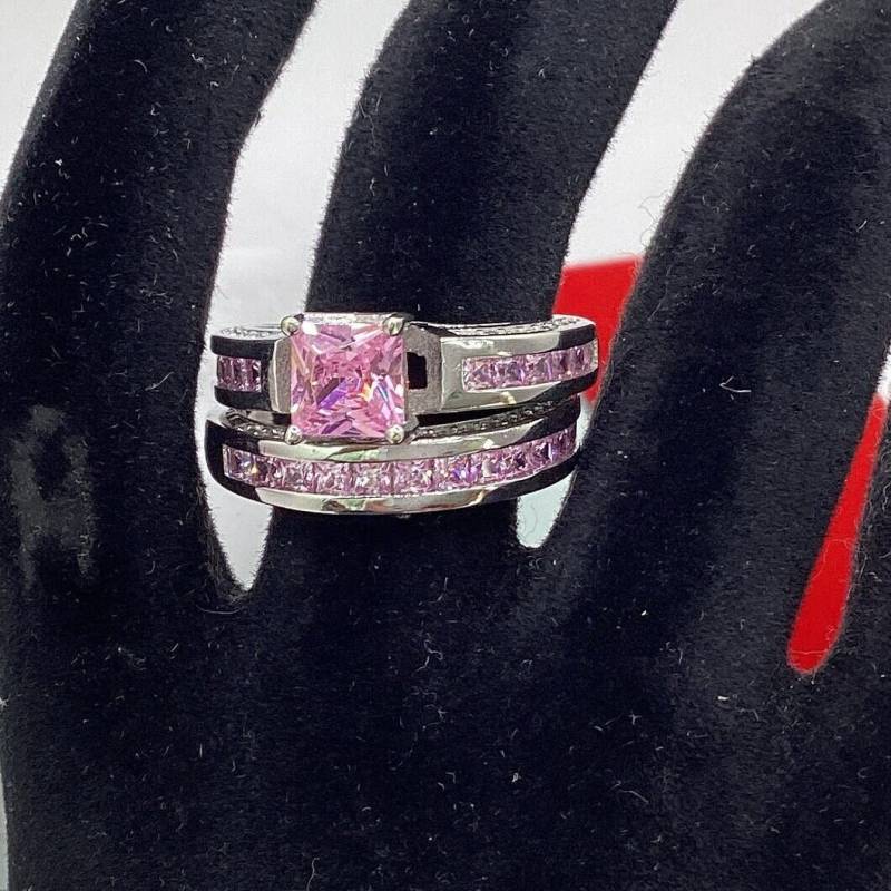 Channel Set Band Princess Cut Pink Zirkon Jubiläum Stapelring Wedding Hochzeit Geburtstagsgeschenk Jubiläumsring von GipsyJewelers