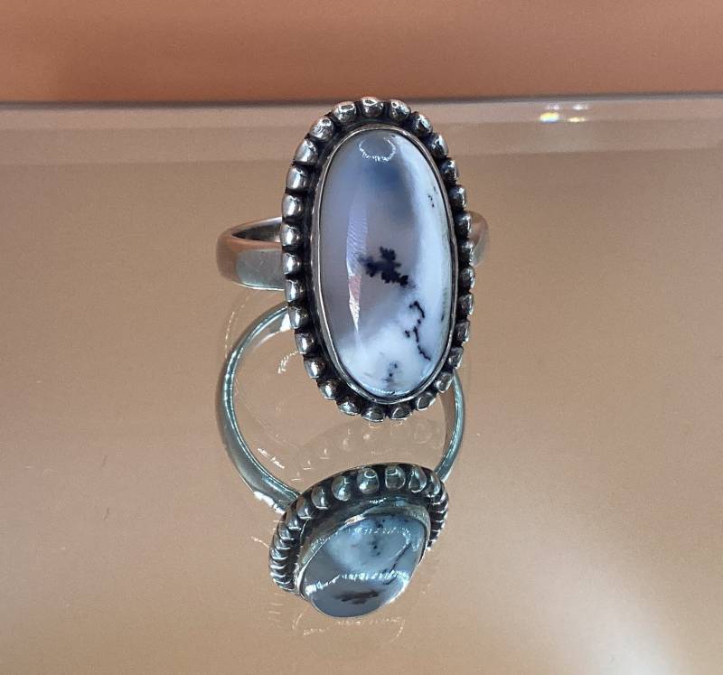Dendritenopal Ring Oval Opal Regenbogen Verlobungsring Jahrestag Geschenk Oktober Geburtstagsgeschenk von GipsyJewelers