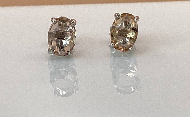 Morganit Ohrringe Oval Form Champagner Diamant Moissanite Lab Grown Mom Geschenk Dad von GipsyJewelers