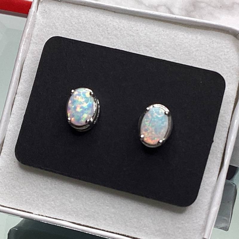 Opal Ohrringe Feueropal Regenbogen Ohrstecker Oktober Geburtstag Geschenk von GipsyJewelers