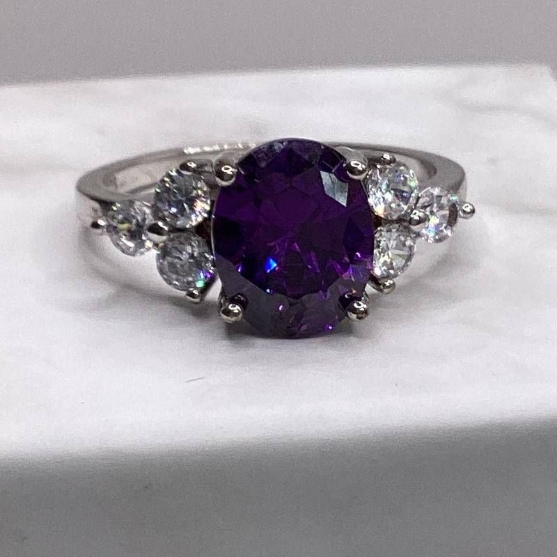 Oval Ameythst Mit Cubic Zirkonia Trillion Formation Form Februar Geburtsstein Geburtstag Geschenk von GipsyJewelers