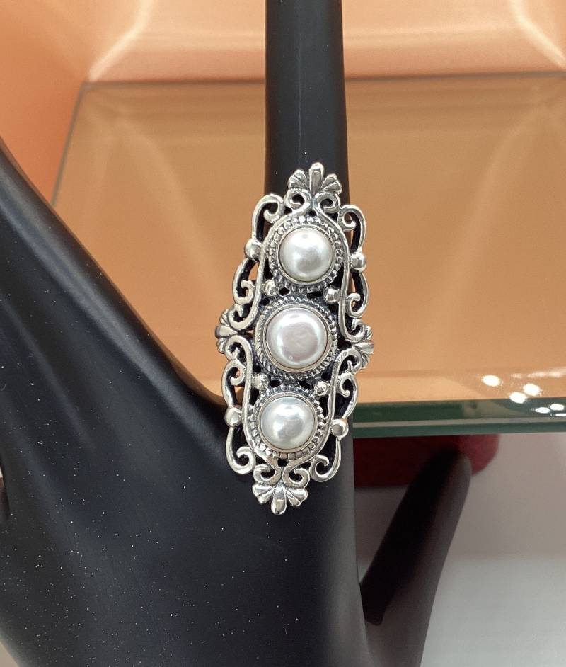 Perlenring Erstaunlicher Nachlassperlenring Perlen 3 Stein Mobe Geschenk Für Mama Juni Jahrestag Geburtstagsgeschenk von GipsyJewelers