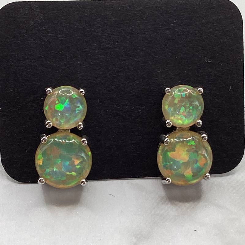Runde Opal Ohrringe Regenbogen Feueropal Ohrstecker Oktober Geburtsstein Geburtstagsgeschenk Hochzeitsgeschenk Geschenk von GipsyJewelers