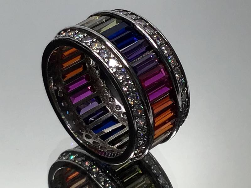 Saphir Band Set Jubiläumsband Sapphire Multi Color Saphire Hochzeitsband Regenbogen Ring 12 Mm von GipsyJewelers
