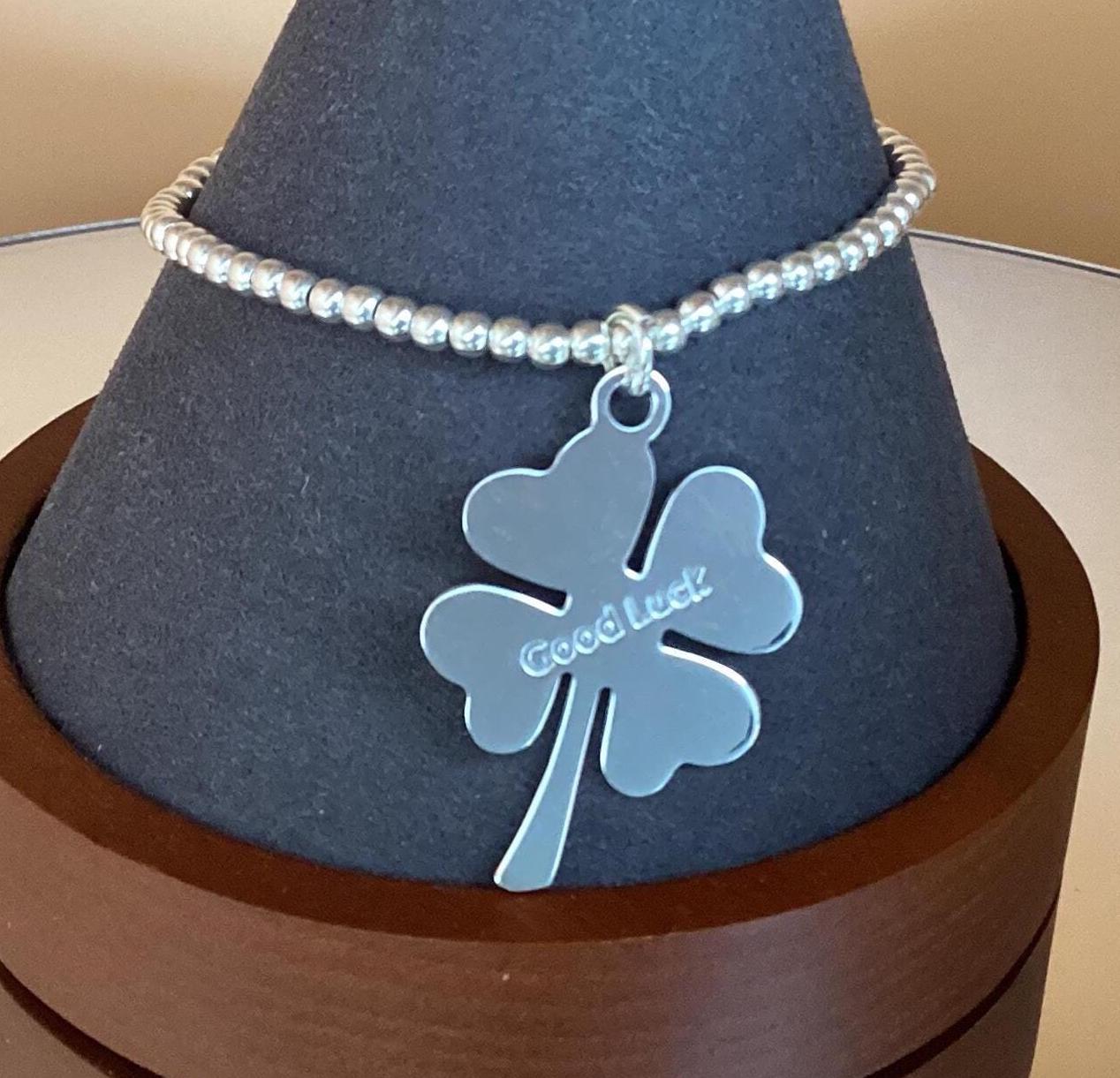 Vierblättriges Kleeblatt Armband "Good Luck" Bead Shamrock Clover St. Paddy Valentines Graduierung 925 Italien Silber Nachricht Geschenk Vierblättriges Kleeblatt Armband "Good Luck" Bead Shamrock Clover St. Paddy Valentines Graduierung 925 Italien Silber Nachricht Geschenk von GipsyJewelers