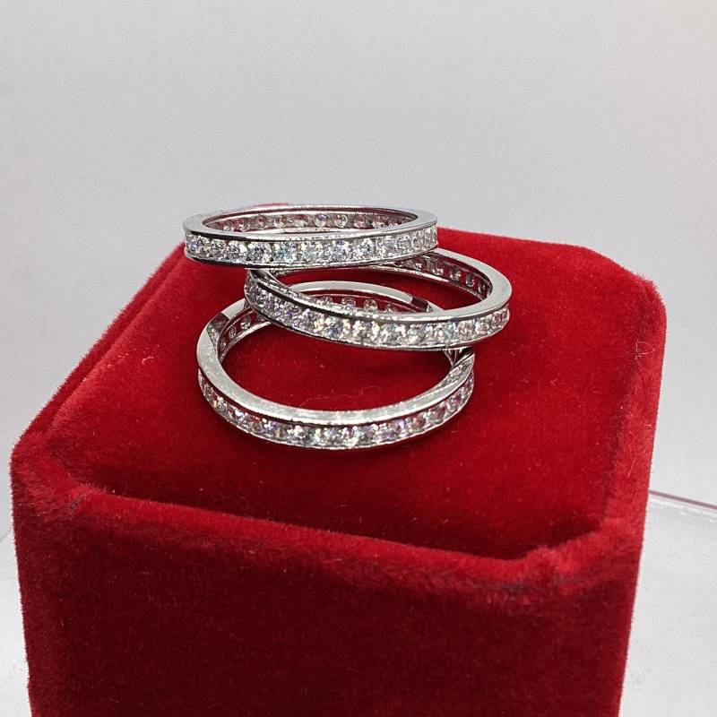 stapeln Jubiläum Band Kanal Set Kontinuierliche Zirkonia Jahrestag Ring Daumenring Unisex Geschenk Eternity Diamant von GipsyJewelers