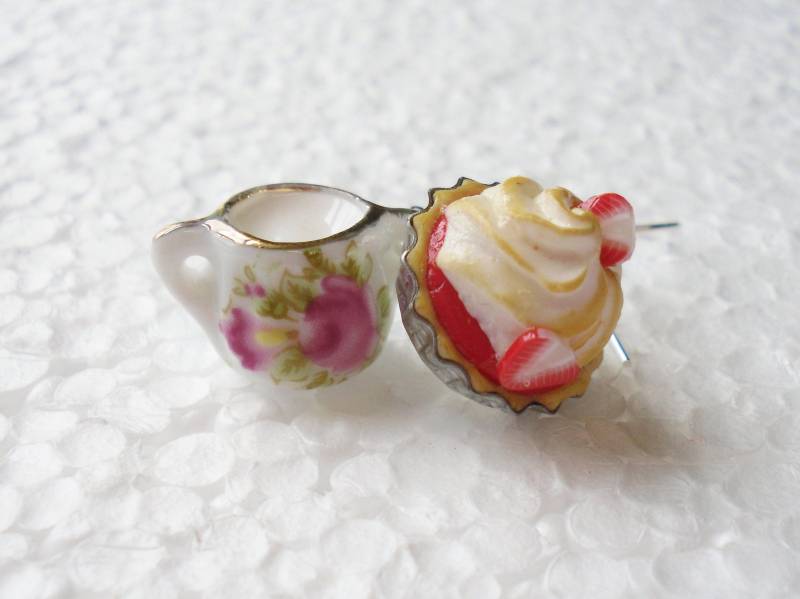 Erdbeere Meringue Pie Und Creme Ohrringe. Polymer-Ton von GiraffesKiss
